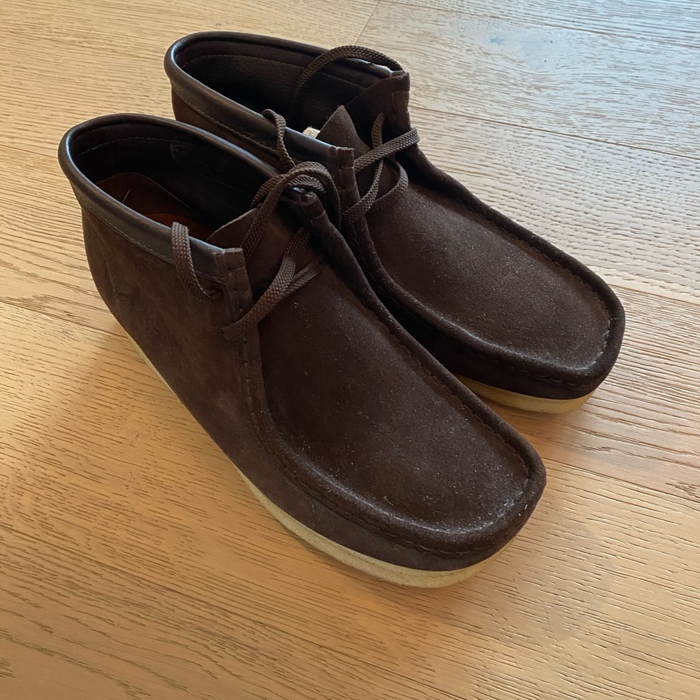 Clarks Size 8.5 Brown Suede Wallabee Men’s Boot